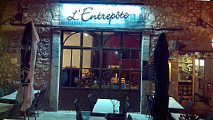 L'entrepote inside