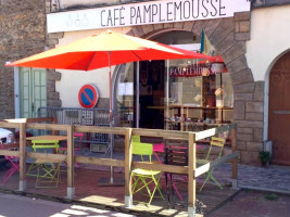 Cafe Pamplemousse outside