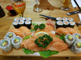 Que Du Love Sushi food