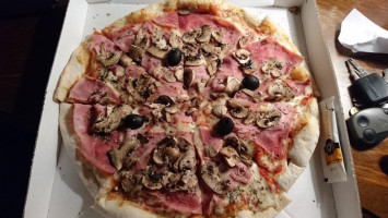 L' As De Pizz food