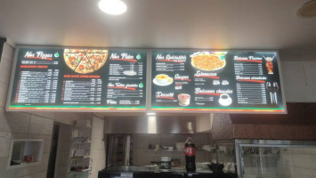 Accro Pizza's Grill food