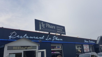 Le Phare outside