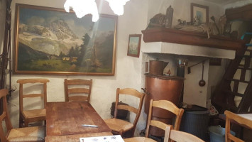 Brasserie Café Au Chevalier Barbu inside