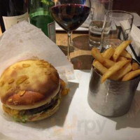 Be Burger Place Du Luxembourg food