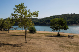Le Lac de Villerest outside