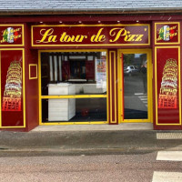 La Tour De Pizz’ outside