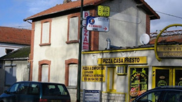 Casa Presto Pizza outside