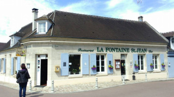 La Fontaine Saint Jean food