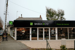 Basilic Co outside