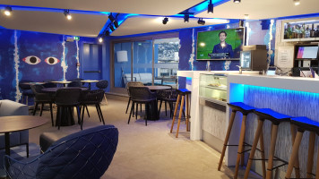 Sky Lounge inside