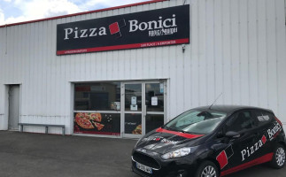 Pizza Bonici outside