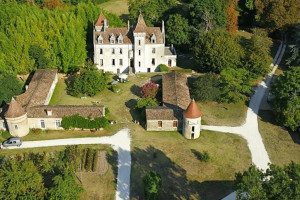 Château Des Salles outside