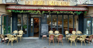 Brasserie Le Pere Lachaise inside