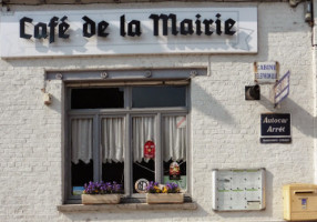 Cafe De La Mairie outside