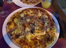 Pizzeria Di Leonelli food