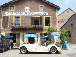 Au Bon Bouillon outside