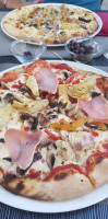 Pizzeria Evora food