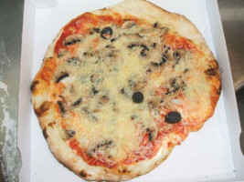 Coco Pizza Flam food