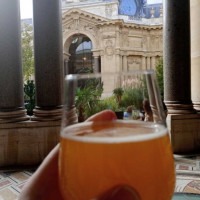 Cafe Le Jardin Du Petit Palais inside
