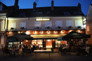 Cafe Du Chateau inside