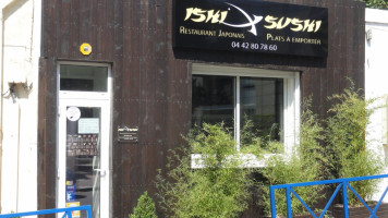 Ishi Sushi outside