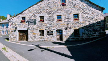 Auberge De Bachasson inside