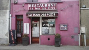 La Tour Des Pizz outside