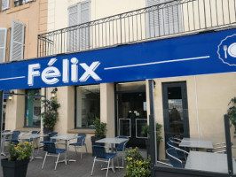 Felix Cafe outside