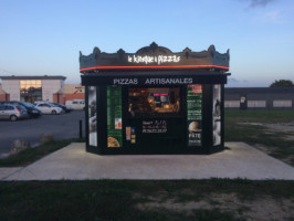 Le Kiosque A Pizzas La Riche outside
