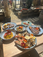 Naudo Beach Club food