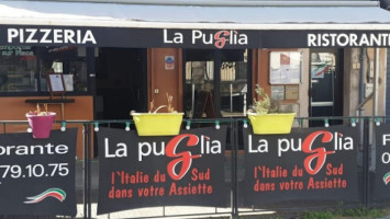 La Puglia outside