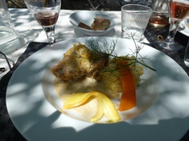 L'acacia En Provence food