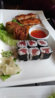 Yaka Sushi food