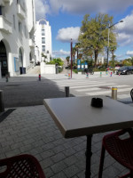 Cafe de la Rive outside