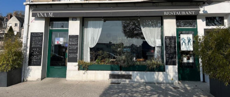 Ana M. Restaurant Et Bar A Vin De Loire outside