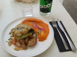 Le Cafe Du Phare food