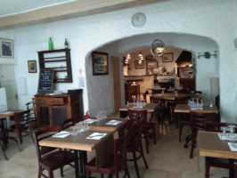 Casa Pizza Grill Arles inside