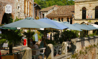 La Terrasse outside