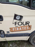 Le Four Des Pirates outside