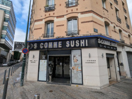 S Comme Sushi outside