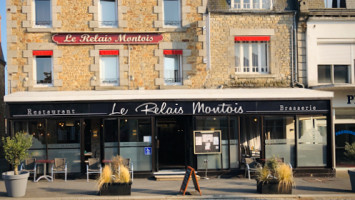 Le Relais Montois outside
