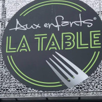 Aux Enfants La Table food