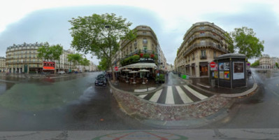 Cafe de Flore outside