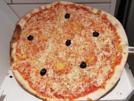 Pizz'a Mia food