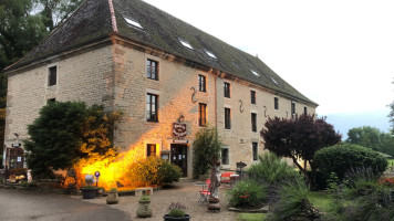 Le Moulin De Bourgchateau inside