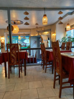 Restaurant Thanh Long inside