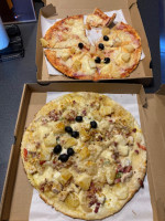 Ferry Pizza food
