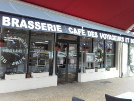 Cafe des Voyageurs Et des Touristes inside