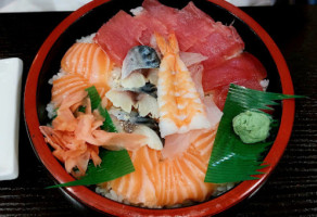 Zen Sushi inside