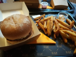 Les Francs Burgers food